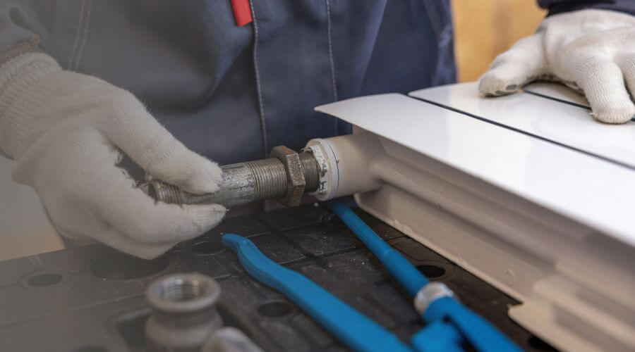 Expert burst pipe repair services in Steger, IL